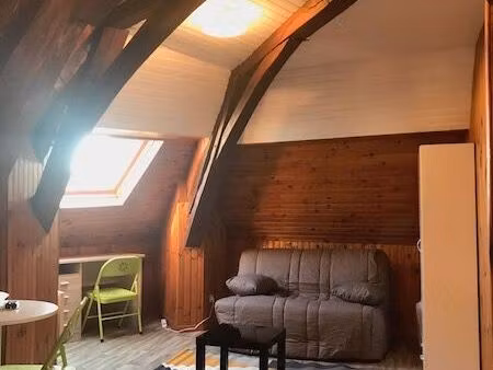 la souterraine hyper centre studio meublé climatisé