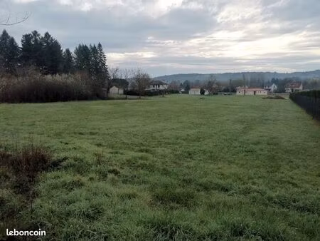 terrain 1 600 m² savignac les eglises