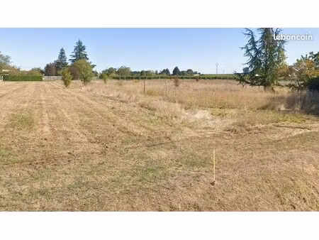 terrain 800 m² velines