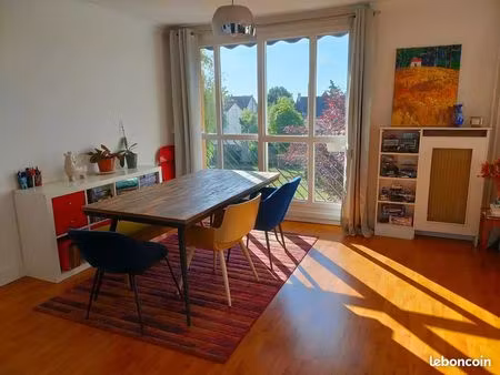 appartement t3 proche gare d'ermont-eaubonne dans résidence calme et pourvu d'un grand esp
