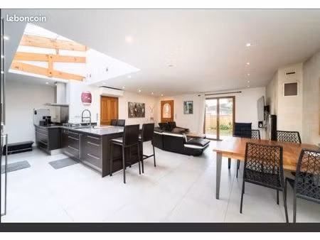 maison a louer avec studio