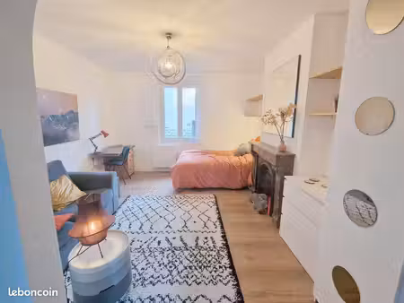 joli meublé avec terrasse et jardin