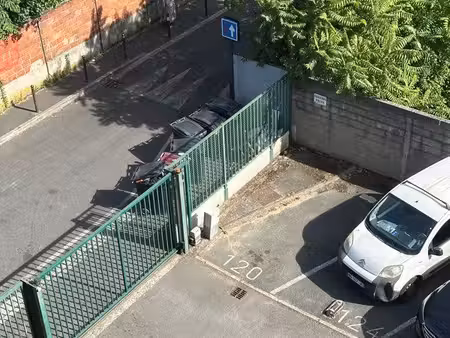 parking à 5 min de la gare d'argenteuil