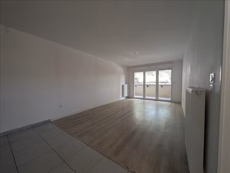 appartement - rdc - 63 m2 - 3 pièces - non meublé
