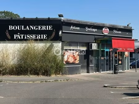 vente commerce nantes 44100 140m²