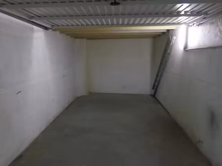 location garage 18 m² à toulon (83000)