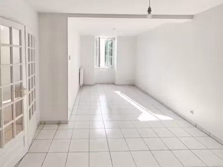 location appartement 3 pièces 69.42 m² à ainhoa (64250)  724 €