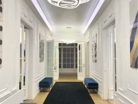location bureaux 298 m²