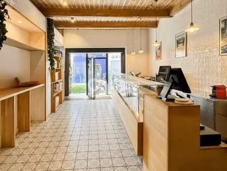 location commerce marseille 13006 54m²