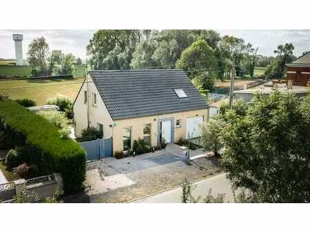superbe villa contemporaine avec équipements haut de gamme