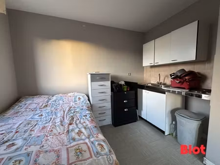 appartement studio loue - rennes quartier sainte therese - parking