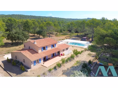 maison 6 pièces 170 m2 sur terrain de 6500 m2 signes