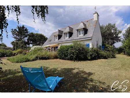 une grande maison familiale à quelques pas des sables blancs