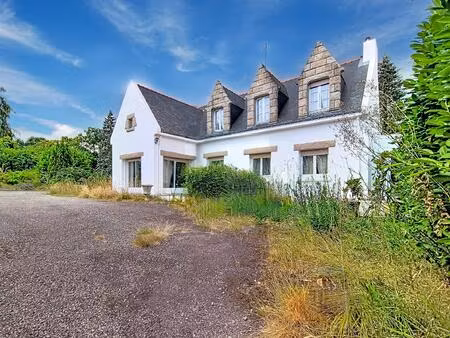 beaux volumes ;sous sol; proche vannes;néo bretonne