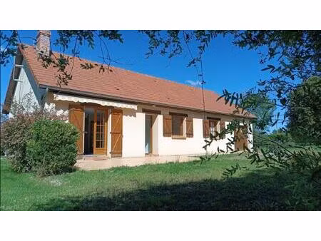 plain-pied  3 chambres et 2 000 m² de terrain