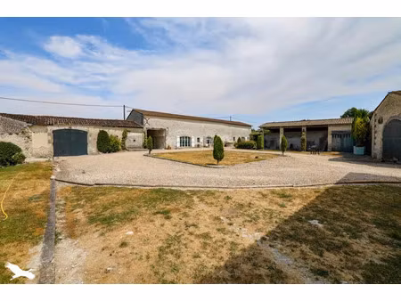 vente maison 5 pièces 320 m² angeac-champagne (16130)