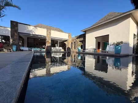 villa d'exception dans une résidence à pereybere - mzimc1284