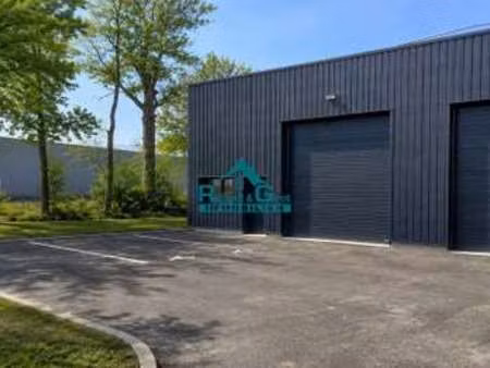 vente bureaux et commerces à acigné (35690) : à vendre / 159m² acigné