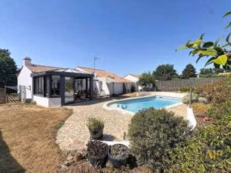 vente maison piscine à challans (85300) : à vendre piscine / 136m² challans