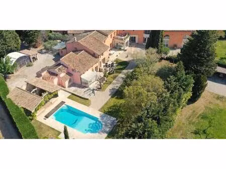 propriété avec piscine et jardin loriol-du-comtat (84)