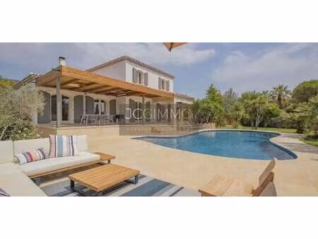 villa avec piscine et jardin hyeres (83)