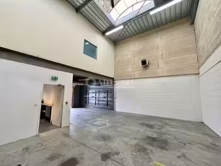 location local d’activités 155m²