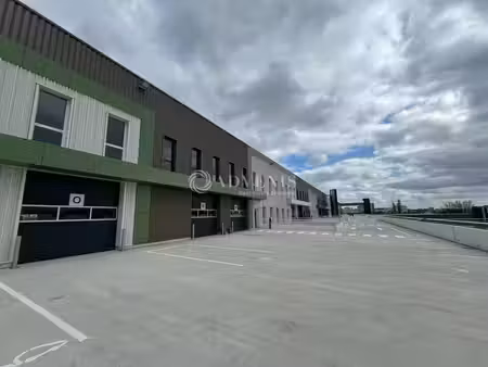 location local d’activités 525m² à 20702m²