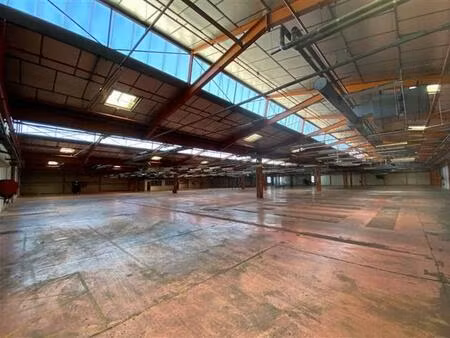 location local d'activités pantin 655 m²