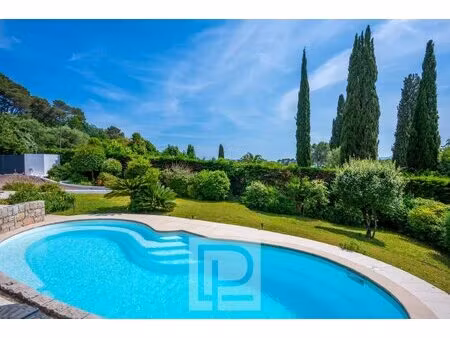 mougins - villa contemporaine avec vue panoramique