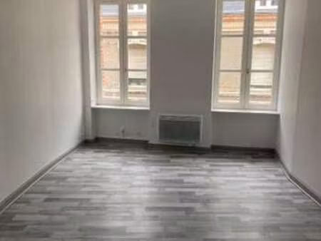 location appartement 2 pièces à carentan-les-marais (50500) : à louer 2 pièces / 43m² care