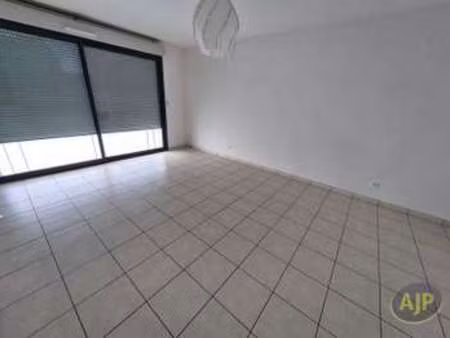 location appartement 3 pièces à pont-rousseau (44400) : à louer 3 pièces / 64m² pont-rouss