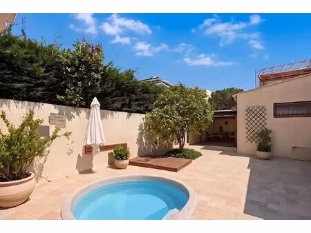 maison typique de juan-les-pins : le calme absolu au coeur de la ville