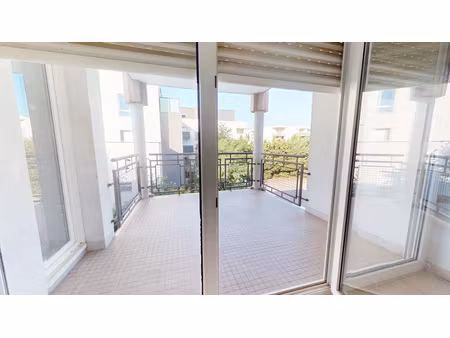 montpellier – proche du quartier ovalie – appartement t3 de 67 87 m² avec terrasse de 10 m