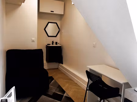 idéal pour un pied-à-terre ou un bureau à proximité de la défense