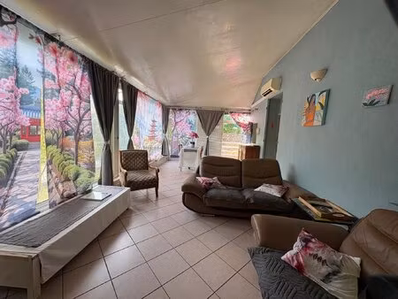 maison 3 chambres avec piscine  studio à draguignan