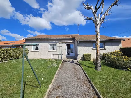 vente propriété 3 pièces 86 m² à montfaucon-en-velay (43290)  133 000 €