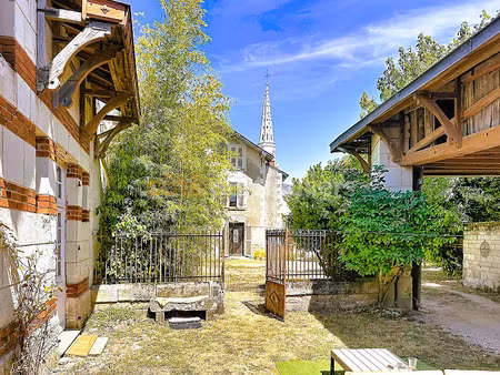 vente maison 8 pièces 242 m² à mirebeau (86110)  179 990 €