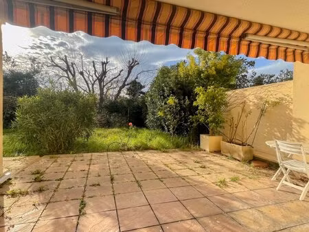 montredon - t4 de 95m² avec jardin et box au calme d'une résidence sécurisée.