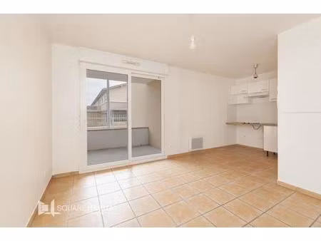 location appartement 2 pièces 34m² st pierre du mont 40280