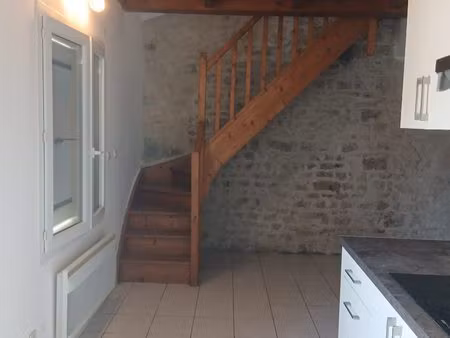 location appartement 3 pièces 47m² virson 17290