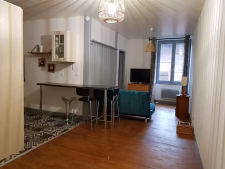 location appartement 2 pièces 39 m² à saint-jean-pied-de-port (64220)