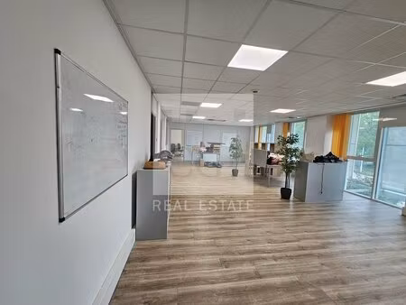 location bureaux 389 m²