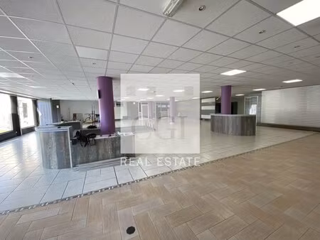 vente commerce 553 m²