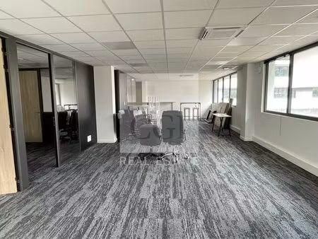 location bureaux 107 m² à 311 m²