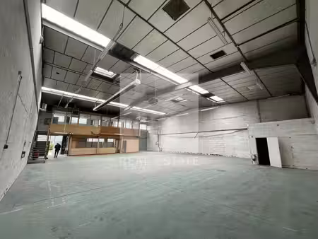 location local d’activités saint egreve 38120 460m² à 495m²