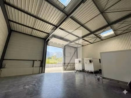 location local d’activités saint ismier 38330 470m²