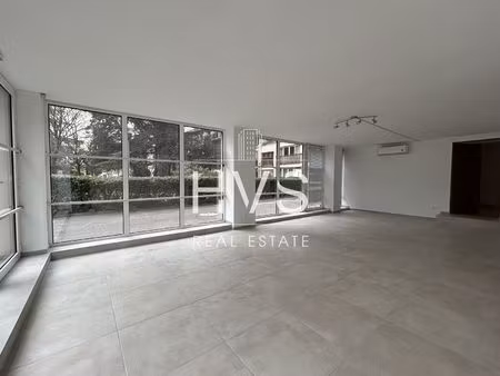 location local commercial 50m² aix en provence 13100
