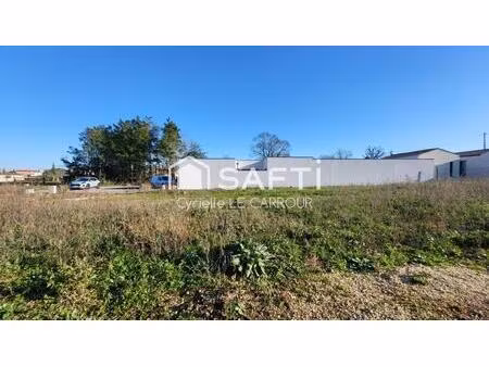 terrain viabilisé 611 m² à 10 min de la rochelle