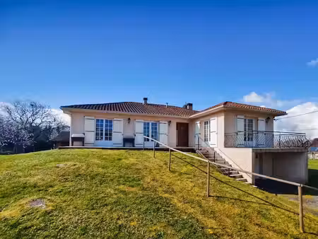 vente maison 5 pièces 112 m² à saint-leon-sur-l'isle (24110)  214 000 €