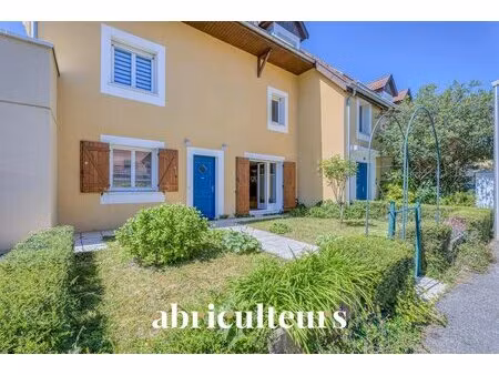 appartement 4 pièces de 100 m² avec jardin privatif à proximité de annecy (74600)